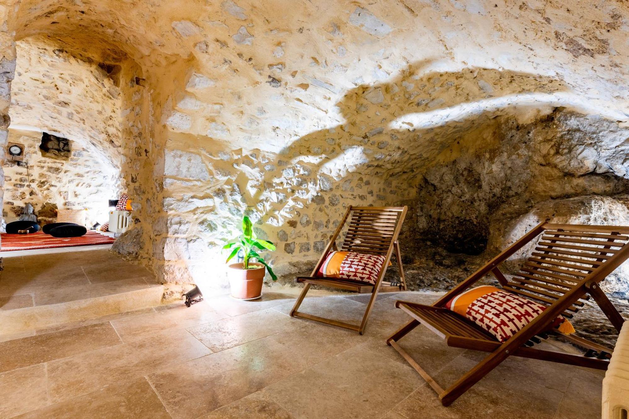 Le Nesk Ventoux - Hotel Sault-de-Vaucluse Exteriör bild